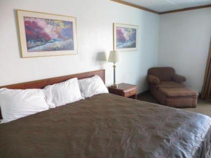 Budget Inn Express Bismarck - image 10