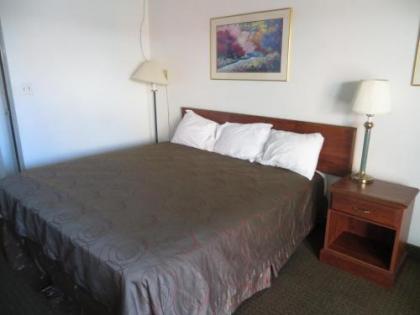 Budget Inn Express Bismarck - image 13