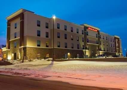 Hampton Inn & Suites Bismarck Northwest - image 3