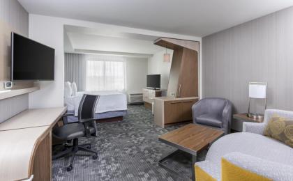 Courtyard by Marriott Bismarck North - image 9