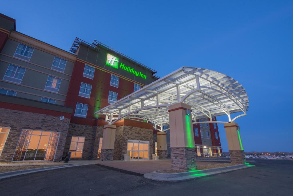 Holiday Inn Bismarck an IHG Hotel - main image