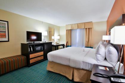 Holiday Inn Bismarck an IHG Hotel - image 3