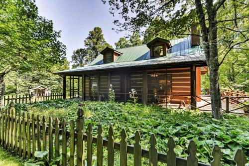 Black Mountain Cabin with Screend Porch and Scenic View - main image