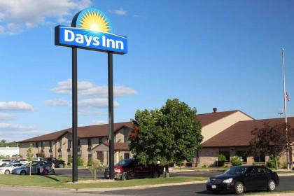 Days Inn by Wyndham Black River Falls - Access to ATV Trail - image 12