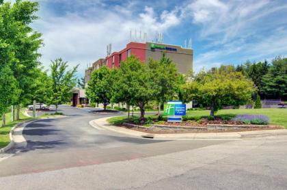 Holiday Inn Express Blacksburg an IHG Hotel - image 5