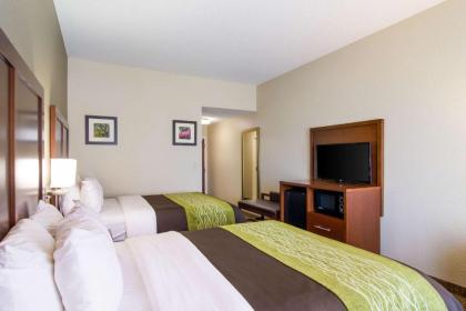 Comfort Inn Blackshear Hwy 84 - image 12