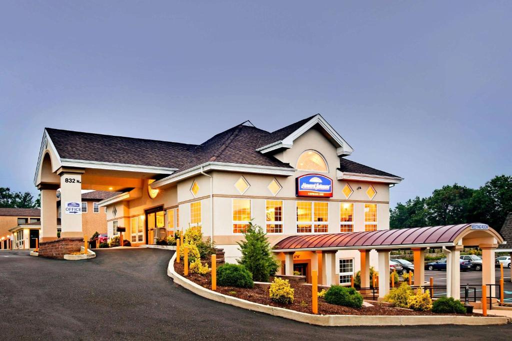 Howard Johnson by Wyndham Blackwood Near Philadelphia - main image