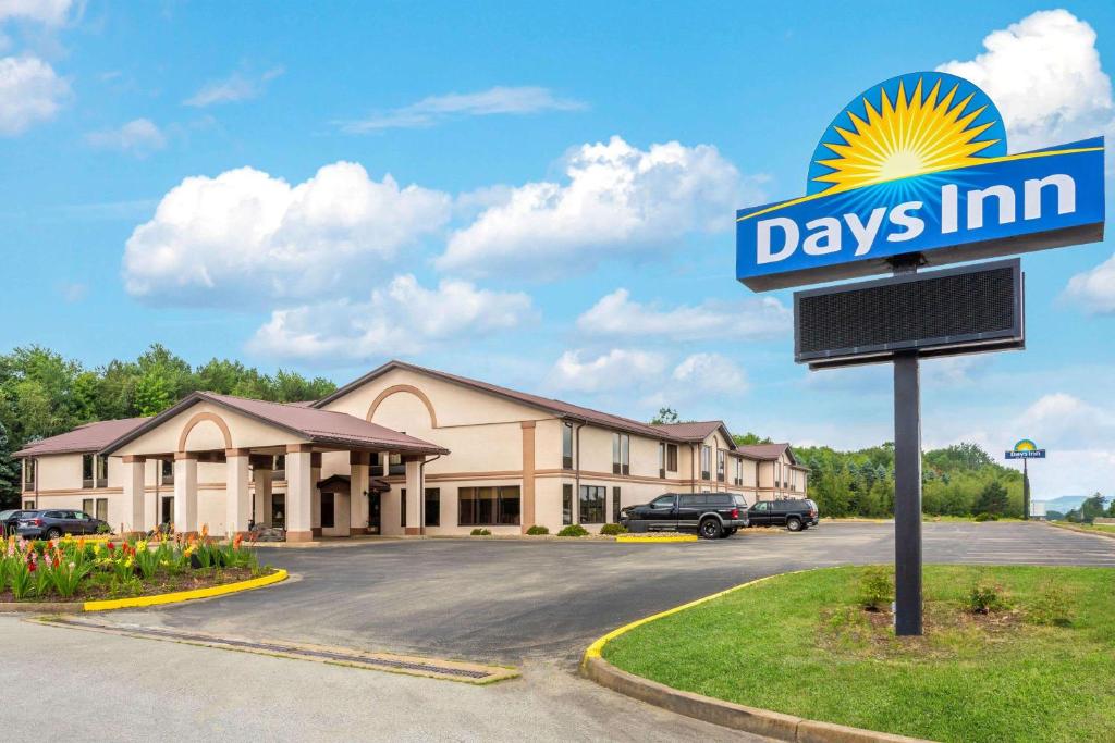 Days Inn by Wyndham Blairsville - image 5