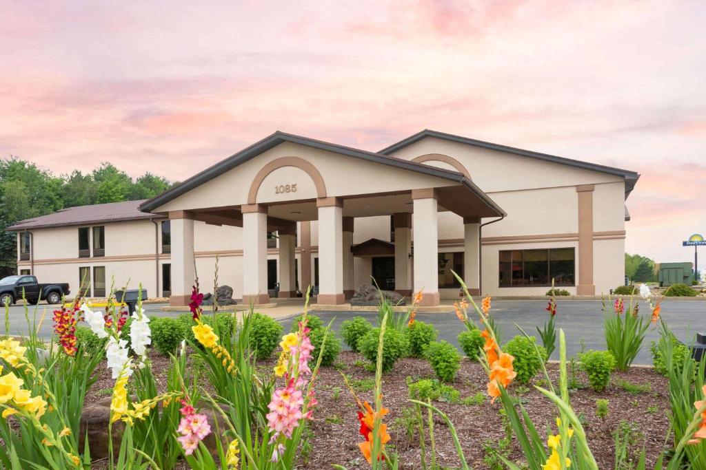 Days Inn by Wyndham Blairsville - image 6