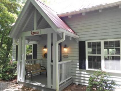 Azalea Cabin With Fireplace  Huge Back Porch