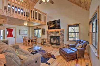 Spacious Cabin with Furnished Deck and Fire Pit!