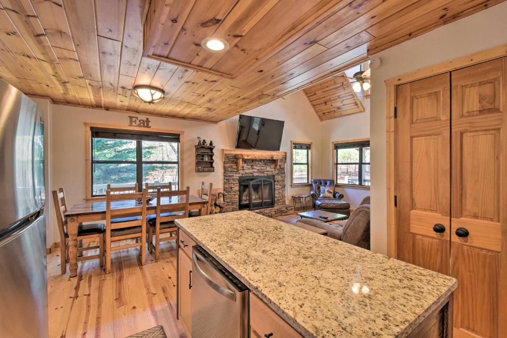 Spacious Cabin with Furnished Deck and Fire Pit! - image 6