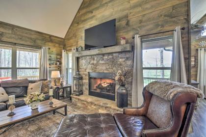 Updated Blairsville Cabin with Fire Pit and Deck! - image 1