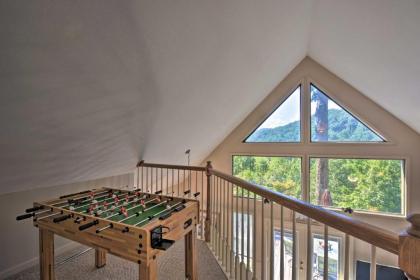 Mtn Cabin with Hot Tub and Breathtaking Views! - image 12