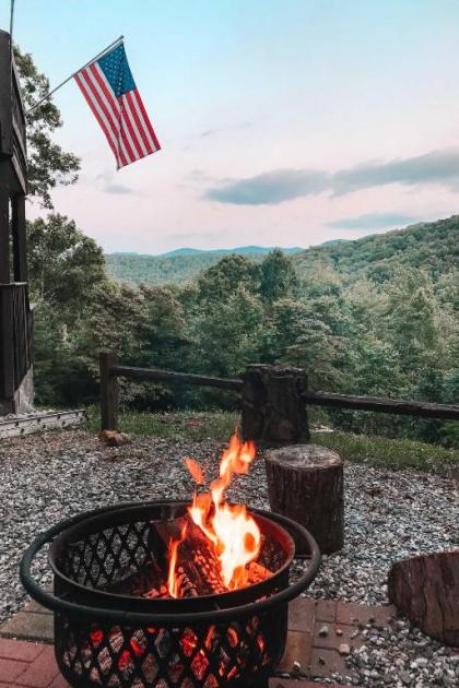 Mtn Cabin with Hot Tub and Breathtaking Views! - image 9