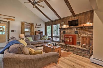 Rustic Hideaway with Lake Access 3 Mi to Ski!