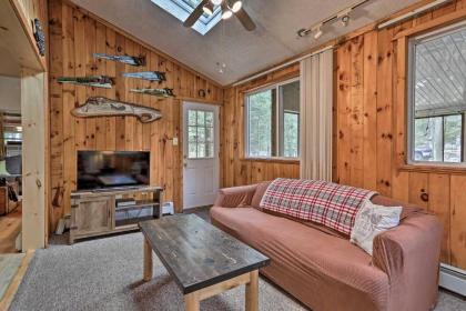 Rustic Hideaway with Lake Access 3 Mi to Ski! - image 10