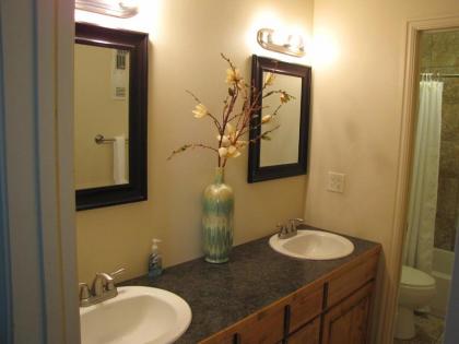 Cedar Canyon Condos - image 5