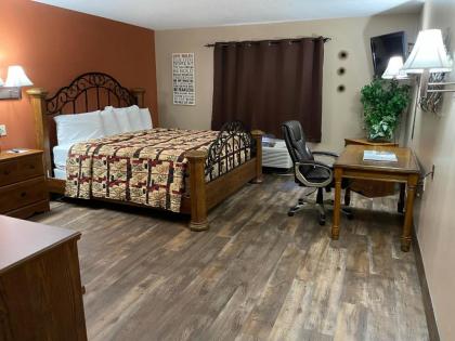 Southfork Motel - image 15