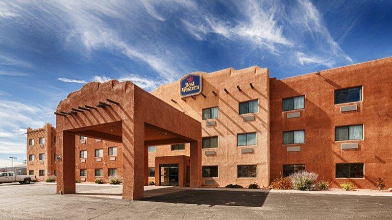 Best Western Territoral Inn & Suites - main image