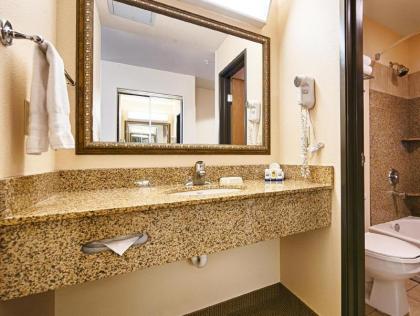 Best Western Territoral Inn & Suites - image 9