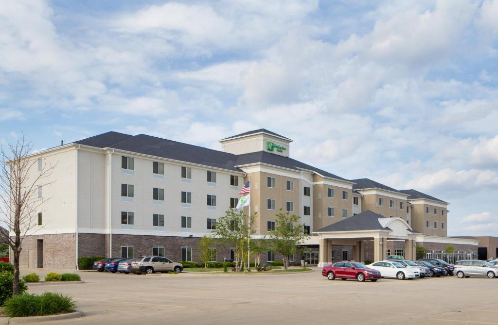 Holiday Inn Hotel & Suites Bloomington Airport an IHG Hotel - main image