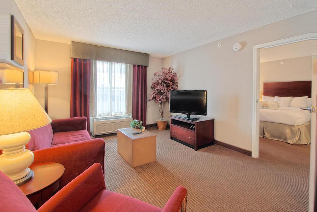 Homewood Suites by Hilton Bloomington - image 4