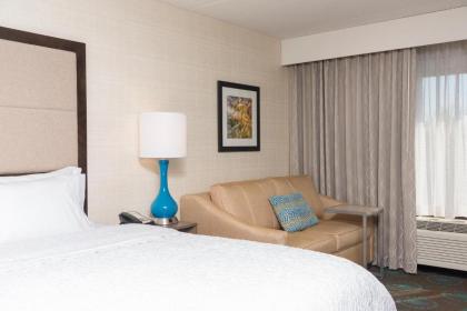 Hampton Inn Bloomington - image 12