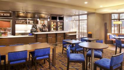 Courtyard by Marriott Bloomington - image 3