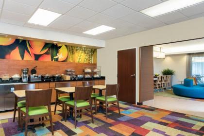 Fairfield Inn & Suites Bloomington - image 10