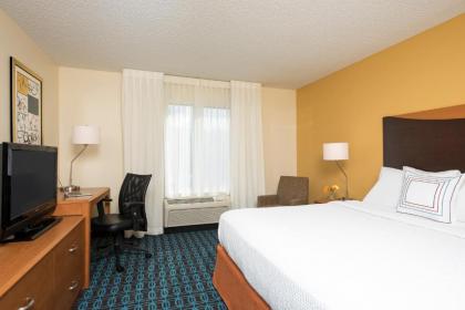 Fairfield Inn & Suites Bloomington - image 13