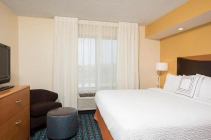 Fairfield Inn & Suites Bloomington - image 14