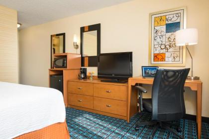 Fairfield Inn & Suites Bloomington - image 15