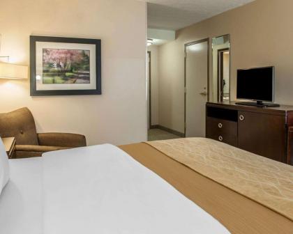 Comfort Inn Bloomington near University - image 3