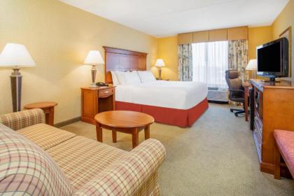 Holiday Inn Express Hotel & Suites Bloomington an IHG Hotel - image 12