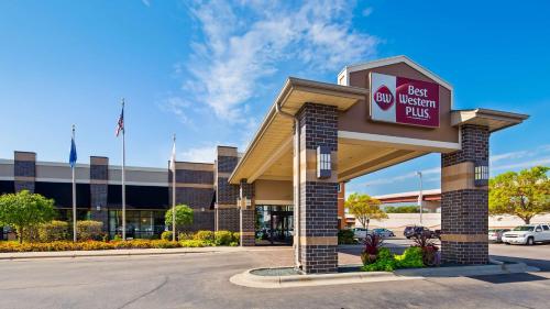 Best Western Plus Bloomington Hotel - main image