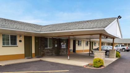 Relax Inn Bloomsburg - image 1