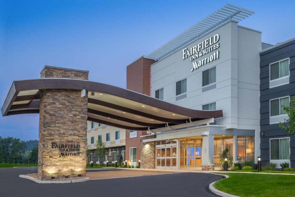 Fairfield Inn & Suites by Marriott Bloomsburg - main image