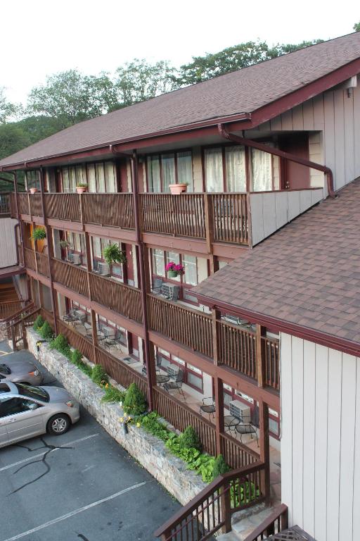 Cliff Dwellers Inn - image 4