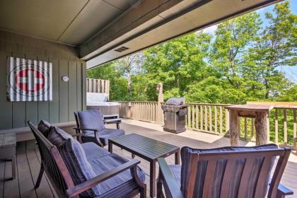 Cabin with Hot Tub and Mountain Views 15 Min to Boone - image 5