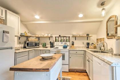 Modern Farmhouse Duplex by Stream 4 Mi to Boone! - image 9