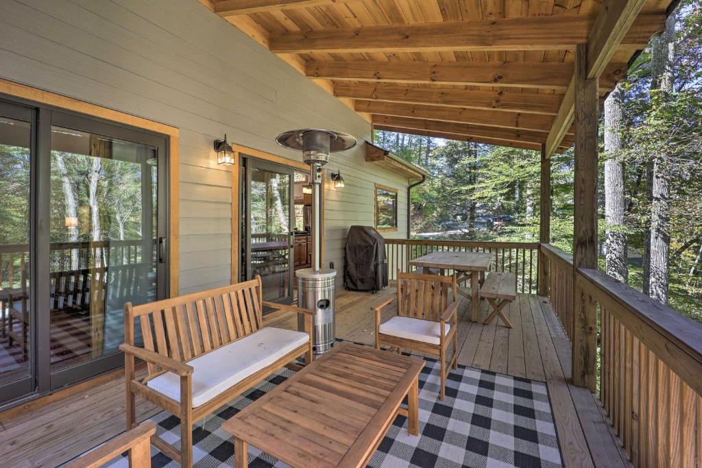 Treetop Cabin with Hot Tub Near Appalachian Ski - main image