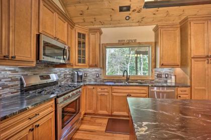 Treetop Cabin with Hot Tub Near Appalachian Ski - image 11