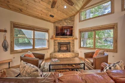 Treetop Cabin with Hot Tub Near Appalachian Ski - image 6