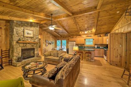 Grey Fox Cabin Between Boone and Blowing Rock