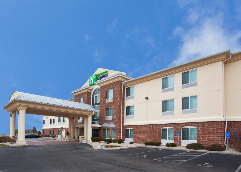 Holiday Inn Express Hotel & Suites Cincinnati-Blue Ash an IHG Hotel - main image