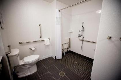 Hampton Inn Blue Ash/Cincinnati OH - image 11