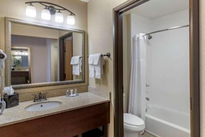 Comfort Inn & Suites Blue Ridge - image 11