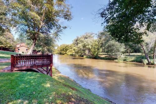 River Escape On The Toccoa - image 4