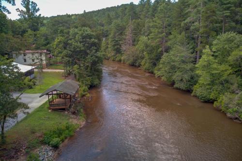 Riverwatch Retreat - image 2